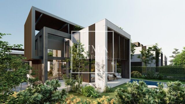 376 sqm luxury house with pool for sale in Valdemarín, Madrid
