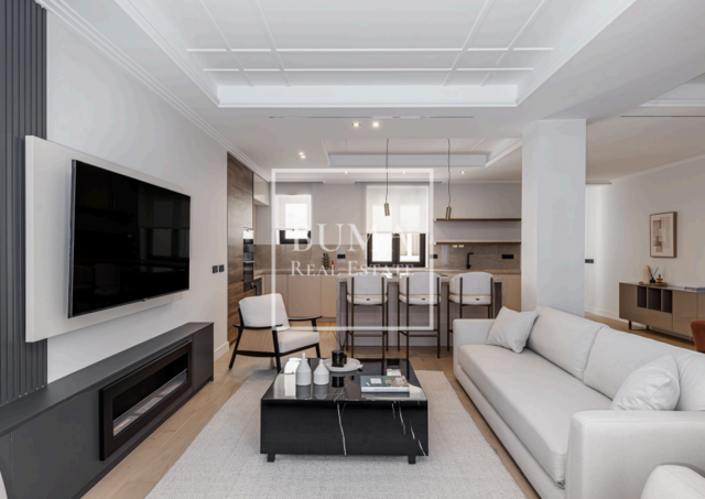 269 sqm luxury flat with terrace for sale in Goya, Madrid
