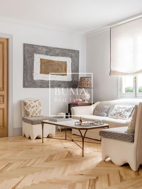 100 sqm luxury flat for sale in Almagro, Madrid