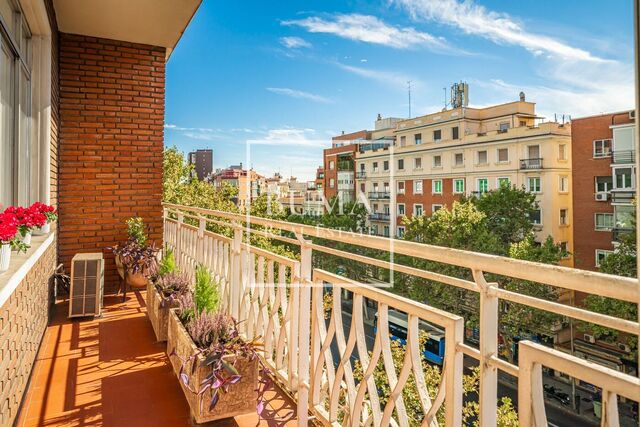 Piso de lujo con piscina y terraza en venta en Guindalera, Madrid