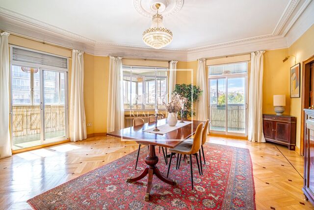 Piso de lujo con piscina y terraza en venta en Guindalera, Madrid