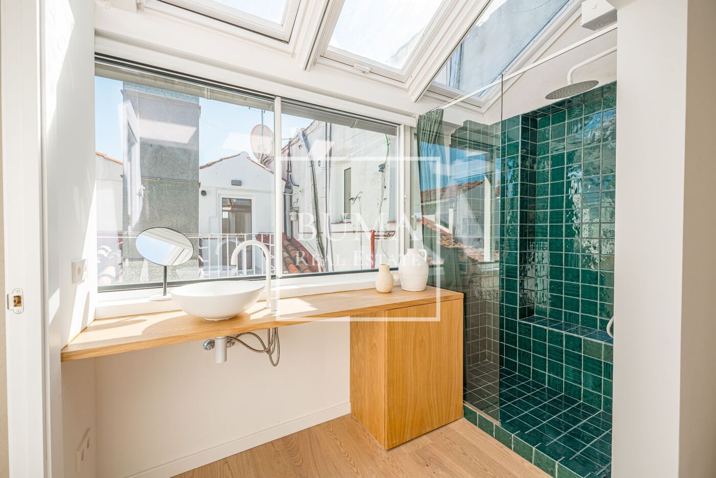 Exclusivo ático de diseño en venta con terrazas en el corazón de Madrid