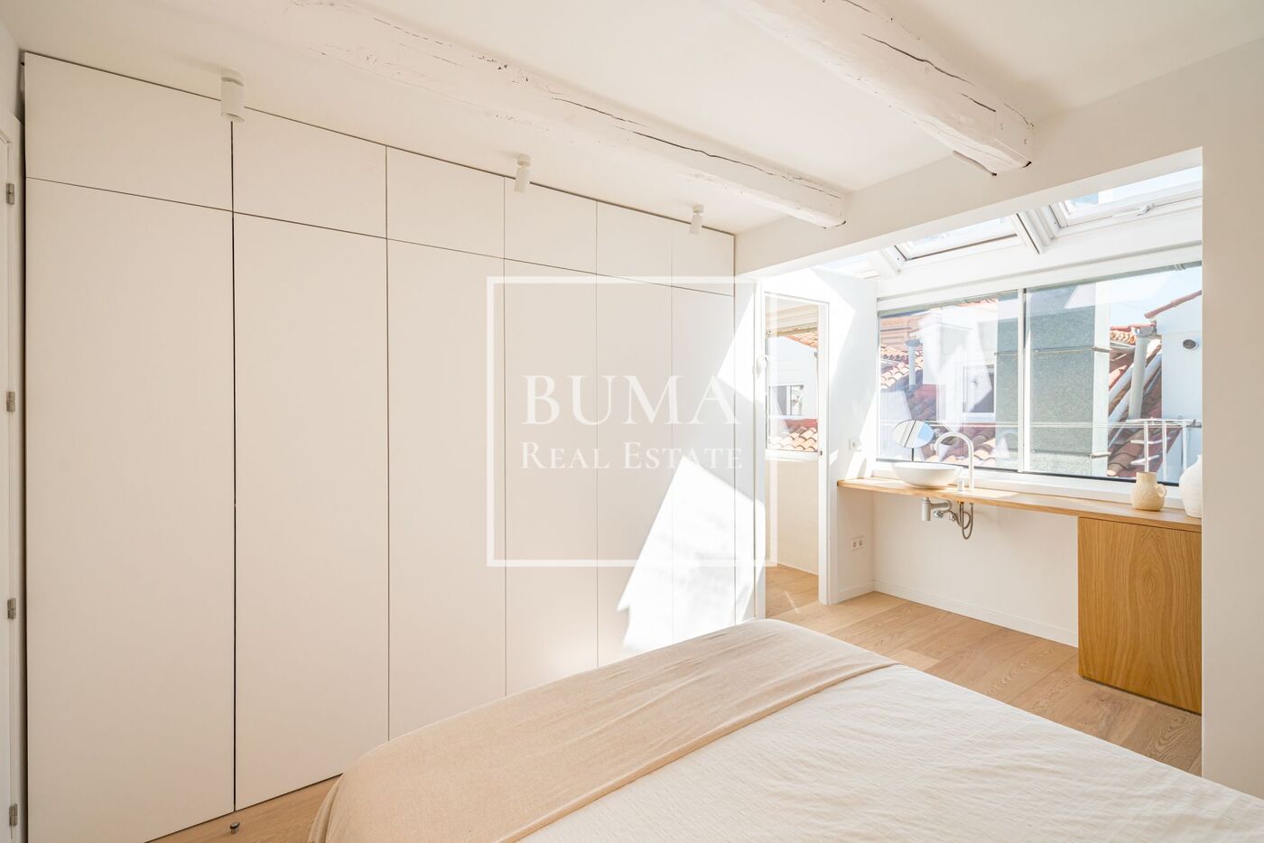 Exclusivo ático de diseño en venta con terrazas en el corazón de Madrid