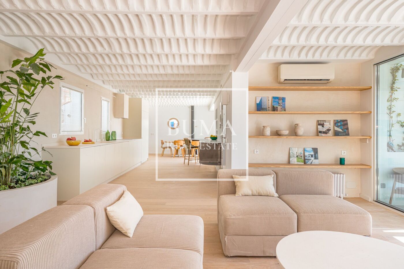 Exclusivo ático de diseño en venta con terrazas en el corazón de Madrid