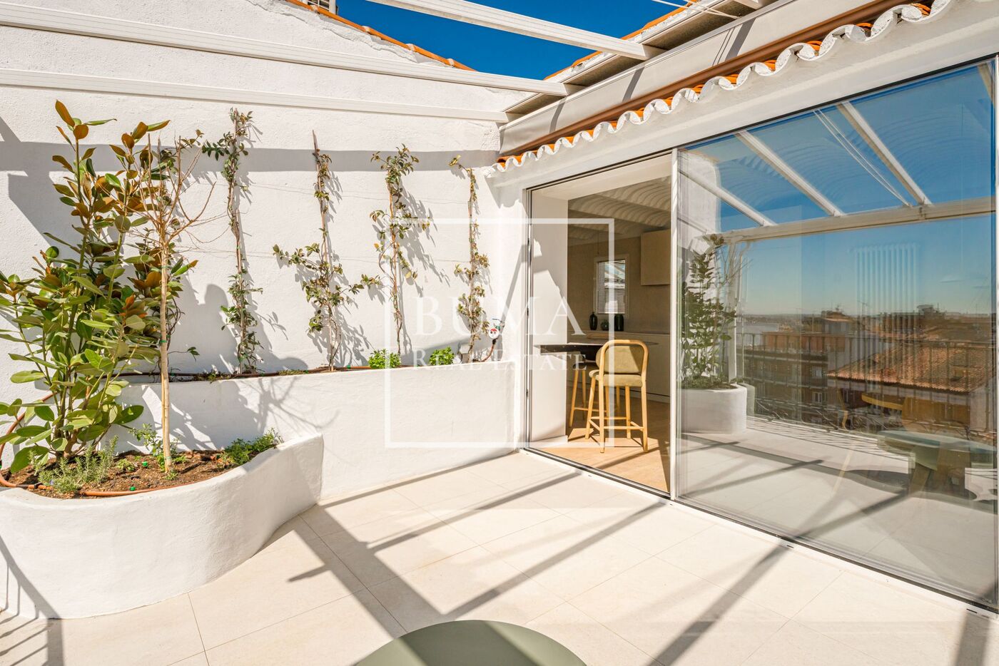 Exclusivo ático de diseño en venta con terrazas en el corazón de Madrid