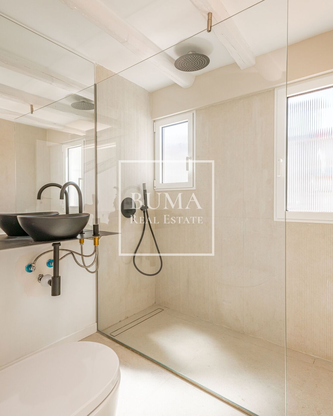 Exclusivo ático de diseño en venta con terrazas en el corazón de Madrid