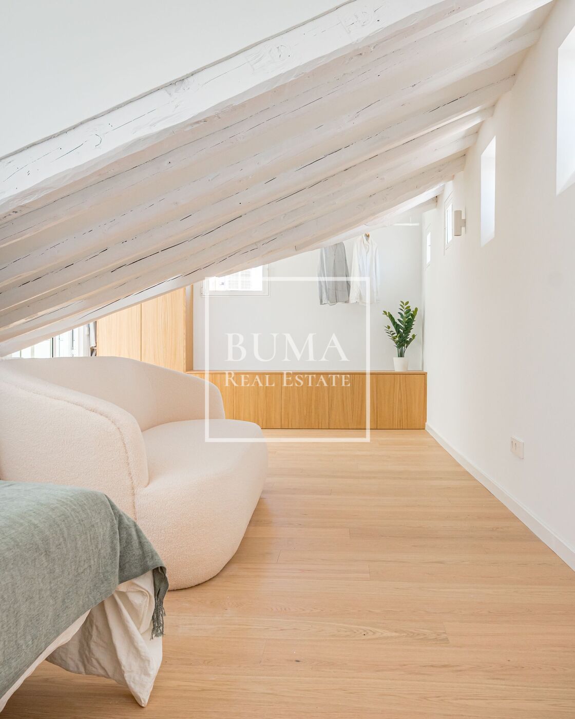 Exclusivo ático de diseño en venta con terrazas en el corazón de Madrid