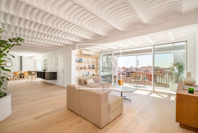 310 sqm luxury penthouse with views and terrace for sale in Palacio, Madrid