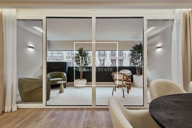 150 sqm luxury flat with views and terrace for sale in Madrid