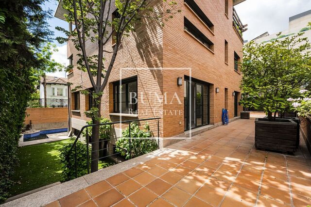 Casa familiar independiente en alquiler en Nueva España