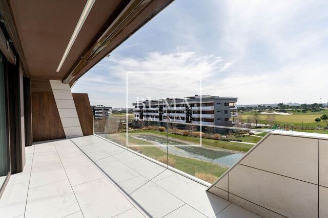 Exclusiva vivienda en alquiler con terraza en una de las urbanizaciones más prestigiosas de Pozuelo