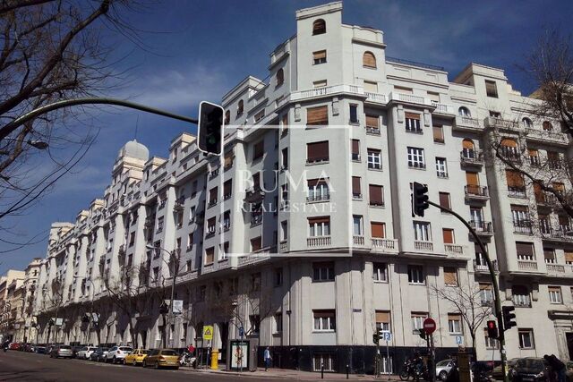 136 sqm house with views for sale in Trafalgar, Madrid