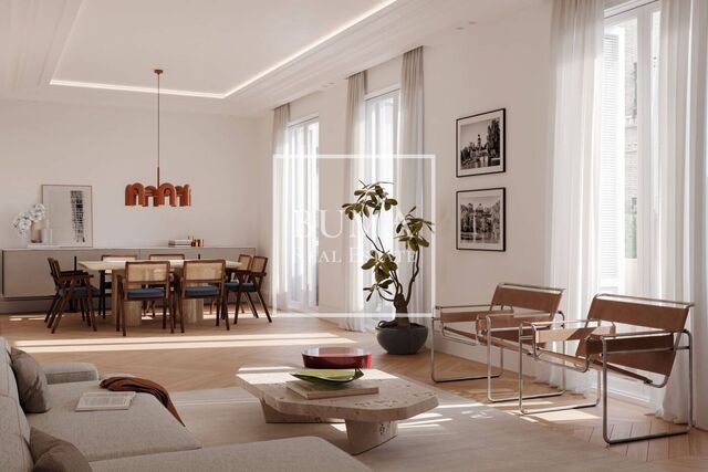 228 sqm luxury flat for sale in Cortes, Madrid