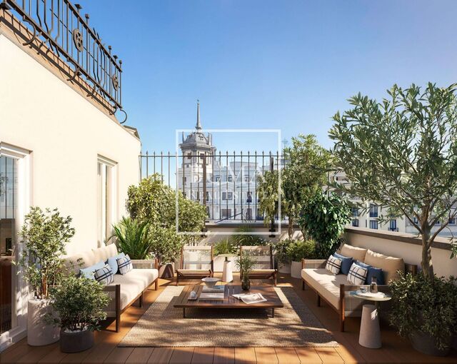 353 sqm luxury penthouse with terrace for sale in Almagro, Madrid