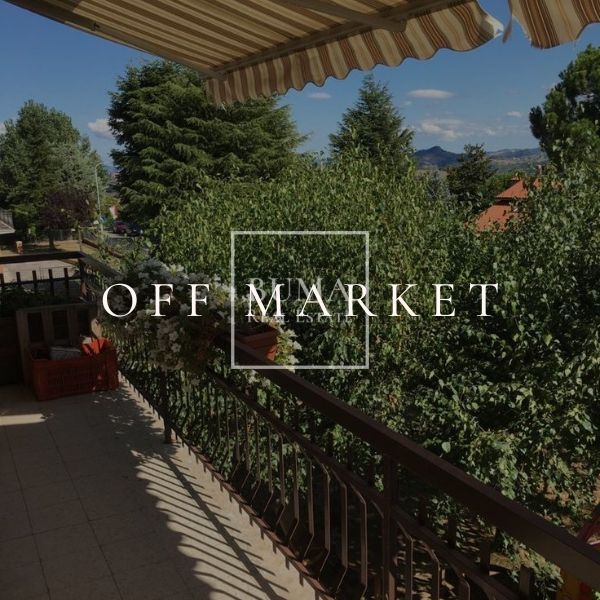 235 sqm luxury flat with terrace for sale in El Viso, Madrid