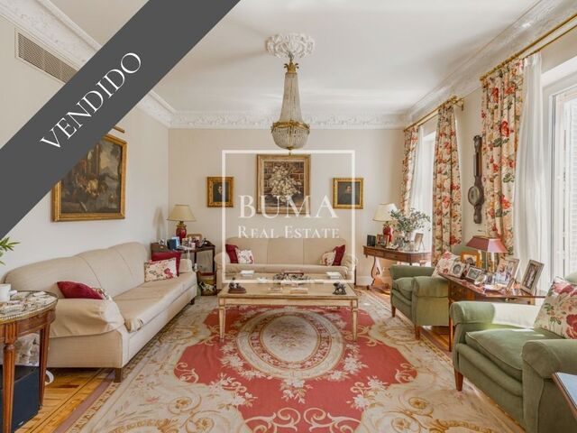 311 sqm luxury flat with views for sale in Castellana, Madrid