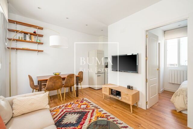 Piso en venta en Nuevos Ministerios, Madrid.