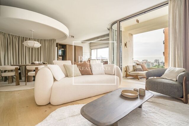 Exclusivo piso de diseño en venta con carácter único, recién reformado, con grandes ventanales, terraza y acabados de lujo
