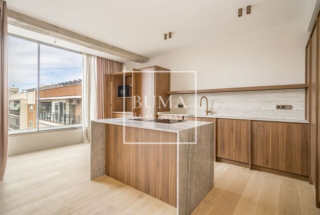 130.22 sqm luxury flat with views and terrace for sale in Madrid