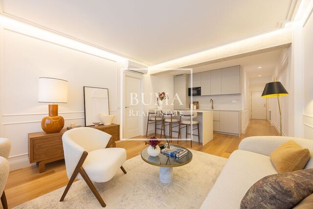 Venta de piso reformado y amueblado en el prestigioso corazón de Recoletos