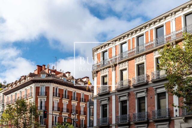 Vivienda en venta en edificio clásico en el exclusivo barrio de Castellana