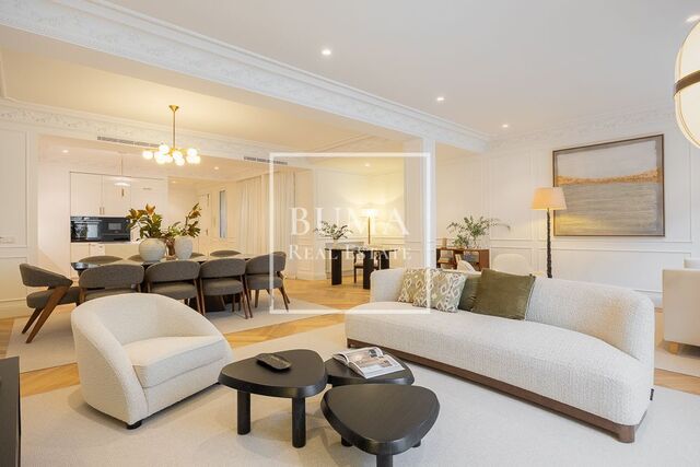 Vivienda en venta en edificio clásico en el exclusivo barrio de Castellana